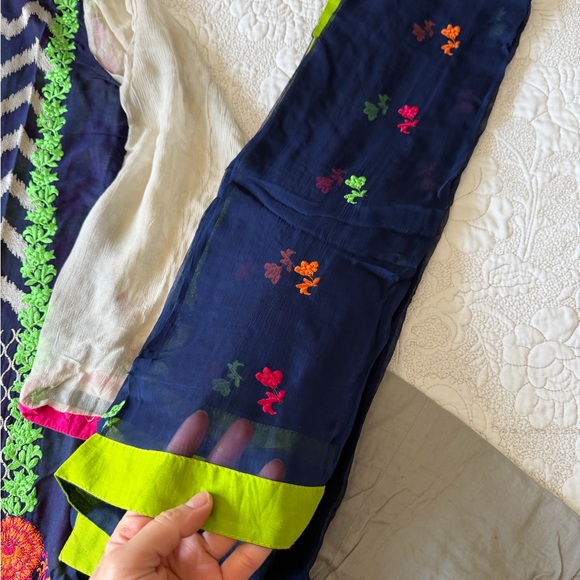 Colorful Embroidered Tunic with Chevron Pattern - Picture 4 of 5